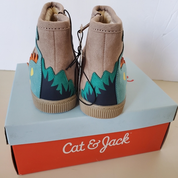 New in box CAT & JACK Dinosaur ankle boots - Picture 2 of 4